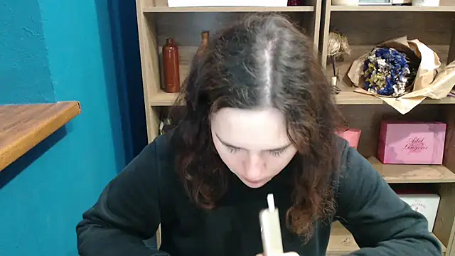 Snapshot of mini_girly chatting on October 16, 2025, 5:38 am mini girly online show from October 16, 2025, 5:38 am