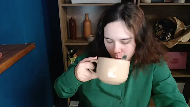 Snapshot of mini_girly chatting on October 20, 2025, 11:22 am mini girly online show from October 20, 2025, 11:22 am