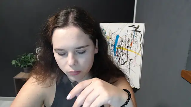 Snapshot of mini_girly chatting on September 25, 2025, 12:33 pm mini girly online show from September 25, 2025, 12:33 pm