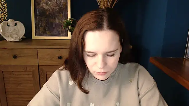 Snapshot of mini_girly chatting on December 18, 2025, 2:10 pm mini girly online show from December 18, 2025, 2:10 pm