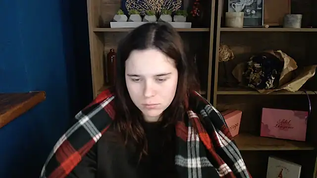 Snapshot of mini_girly chatting on October 6, 2025, 6:58 am mini girly online show from October 6, 2025, 6:58 am