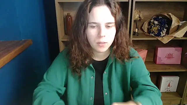 Snapshot of mini_girly chatting on October 18, 2025, 12:29 pm mini girly online show from October 18, 2025, 12:29 pm