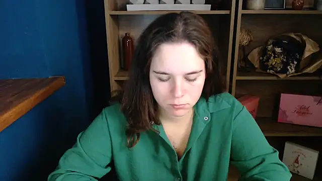 Snapshot of mini_girly chatting on October 3, 2025, 5:53 am mini girly online show from October 3, 2025, 5:53 am