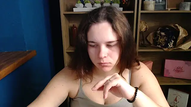 Snapshot of mini_girly chatting on October 7, 2025, 9:32 am mini girly online show from October 7, 2025, 9:32 am