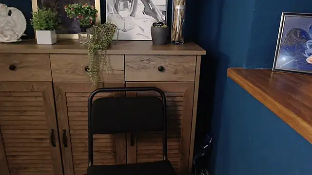 Snapshot of mini_girly chatting on September 15, 2025, 6:25 am mini girly online show from September 15, 2025, 6:25 am