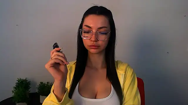 Lexi Jous online show from May 4, 2026, 1:03 pm