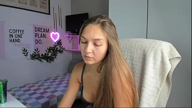 SofiaLolipop online show from October 6, 2025, 1:56 pm