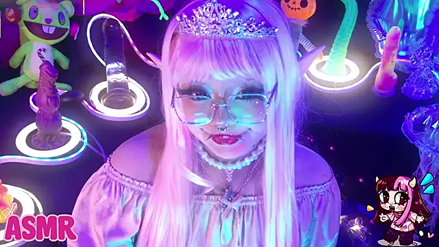 Snapshot of LaytonBox chatting on March 4, 2026, 2:03 pm LaytonBox online show from March 4, 2026, 2:03 pm