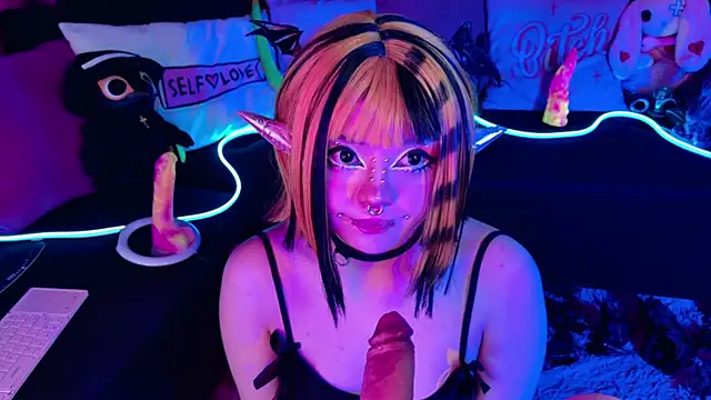 LaytonBox online show from September 23, 2025, 1:40 pm