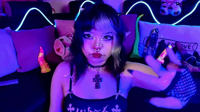 LaytonBox online show from September 15, 2025, 6:52 pm