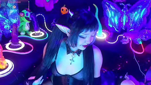 Snapshot of LaytonBox chatting on March 21, 2026, 2:10 pm LaytonBox online show from March 21, 2026, 2:10 pm