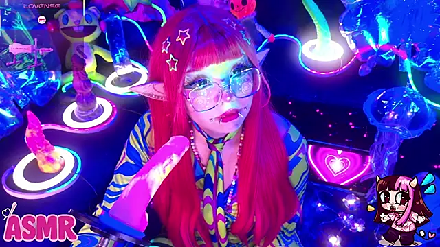 Snapshot of LaytonBox chatting on February 18, 2026, 1:29 pm LaytonBox online show from February 18, 2026, 1:29 pm