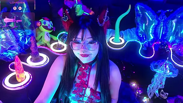 Snapshot of LaytonBox chatting on March 13, 2026, 2:22 pm LaytonBox online show from March 13, 2026, 2:22 pm