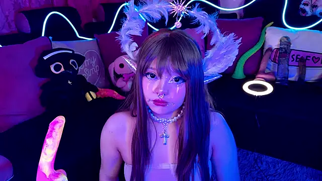 LaytonBox online show from September 21, 2025, 2:00 pm