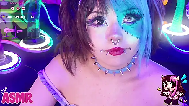 Snapshot of LaytonBox chatting on February 12, 2026, 2:17 pm LaytonBox online show from February 12, 2026, 2:17 pm