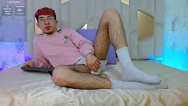 Axel tay online show from September 15, 2025, 3:29 am