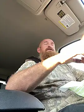 Snapshot of 32XRedBeard chatting on January 12, 2026, 9:52 pm 32XRedBeard online show from January 12, 2026, 9:52 pm