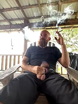 Snapshot of 32XRedBeard chatting on November 16, 2025, 6:23 pm 32XRedBeard online show from November 16, 2025, 6:23 pm