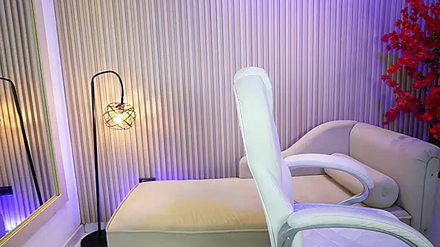 Emma Walkerr  online show from September 11, 2025, 7:03 pm