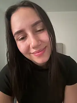 Jullya x online show from July 15, 2026, 10:28 pm