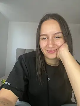 Jullya x online show from June 24, 2026, 9:34 pm