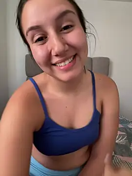 Jullya x online show from July 13, 2026, 9:36 pm