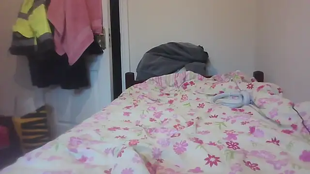 slammyisbig online show from October 5, 2025, 5:03 pm