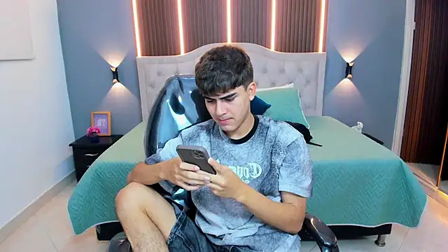 Tommy18   online show from February 18, 2026, 3:26 am