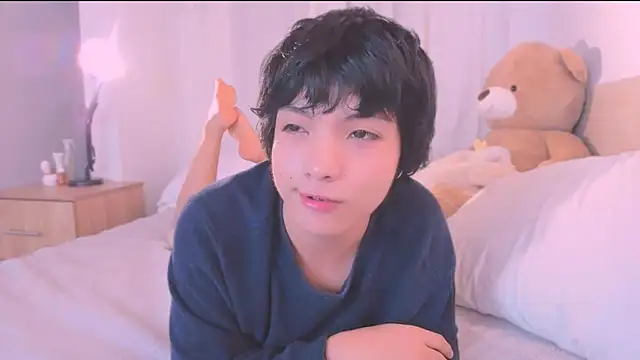 AllanYong18 online show from September 29, 2025, 8:32 am