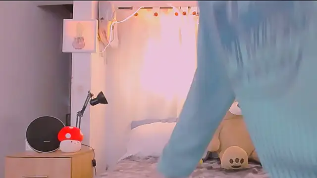 Snapshot of AllanYong18 chatting on March 21, 2026, 8:19 am AllanYong18 online show from March 21, 2026, 8:19 am