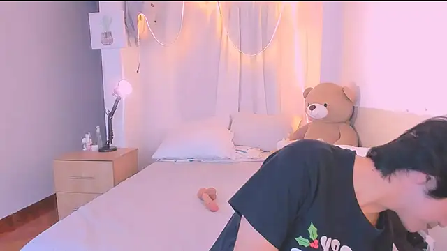 AllanYong18 online show from September 28, 2025, 5:36 am