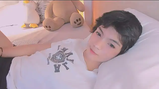 Snapshot of AllanYong18 chatting on February 22, 2026, 1:46 pm AllanYong18 online show from February 22, 2026, 1:46 pm