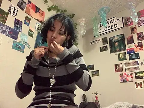 Rubyred2369 online show from January 25, 2025, 9:04 pm