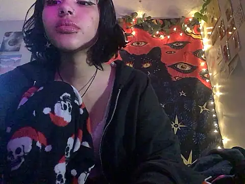 Rubyred2369 online show from January 17, 2025, 6:23 pm