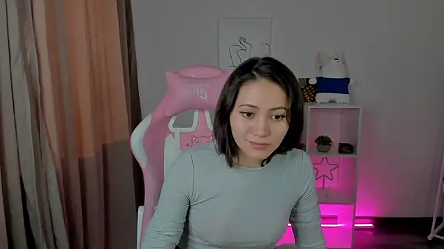 Bellalovesss online show from February 17, 2025, 10:40 am