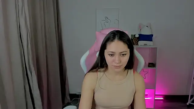 Bellalovesss online show from February 17, 2025, 1:44 pm