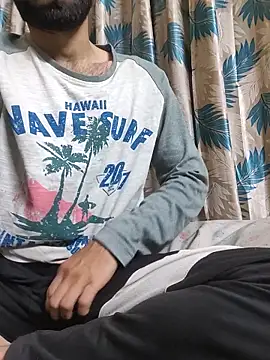 TOPMOON001 online show from February 16, 2026, 7:01 pm