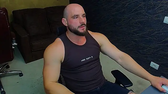 AdamJamesonn online show from June 26, 2026, 5:13 am