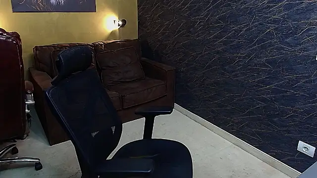 AdamJamesonn online show from June 30, 2026, 5:18 am