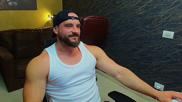 AdamJamesonn online show from June 18, 2026, 9:14 am