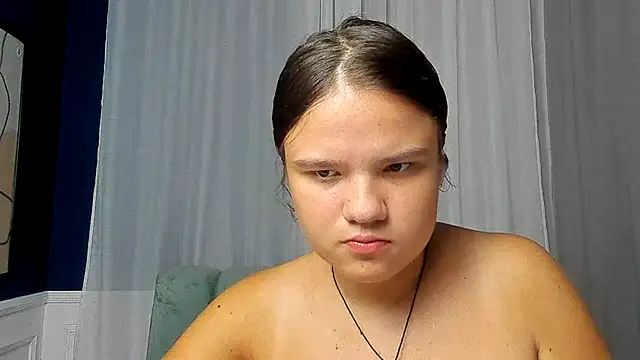 Snapshot of AdeleCruz chatting on July 18, 2026, 12:14 pm AdeleCruz online show from July 18, 2026, 12:14 pm