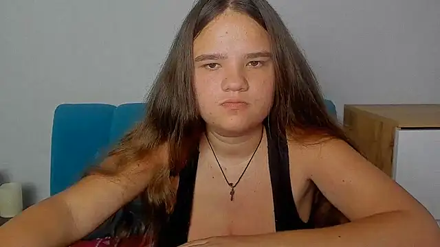 AdeleCruz online show from June 17, 2026, 11:53 am