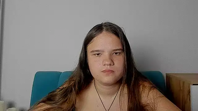 AdeleCruz online show from June 10, 2026, 12:06 pm