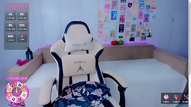 KatePaws online show from February 5, 2025, 10:11 pm