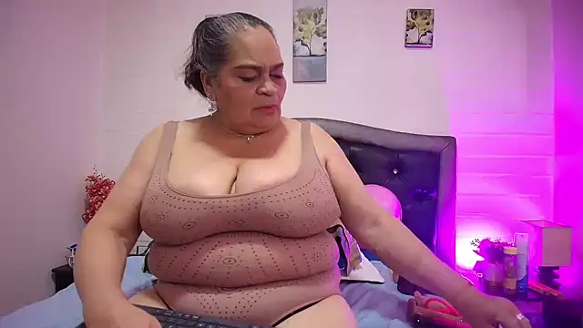 VickyBoobss online show from June 17, 2026, 7:02 pm