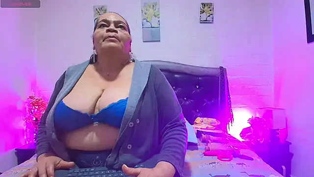 VickyBoobss online show from July 22, 2026, 1:51 am
