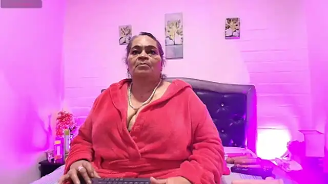 VickyBoobss online show from June 11, 2026, 5:32 pm