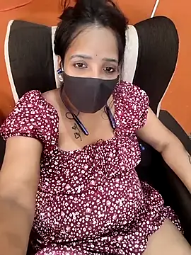 Snapshot of Lolitatamil chatting on July 7, 2026, 9:35 am Lolitatamil online show from July 7, 2026, 9:35 am