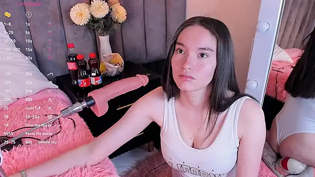 chelsea bolton  online show from October 7, 2025, 1:12 pm