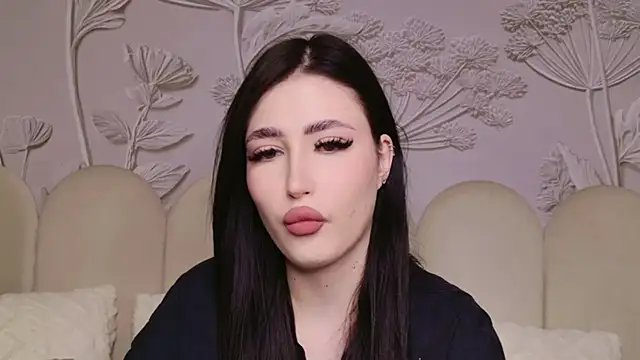 EmmaLawrens online show from July 30, 2026, 10:47 am